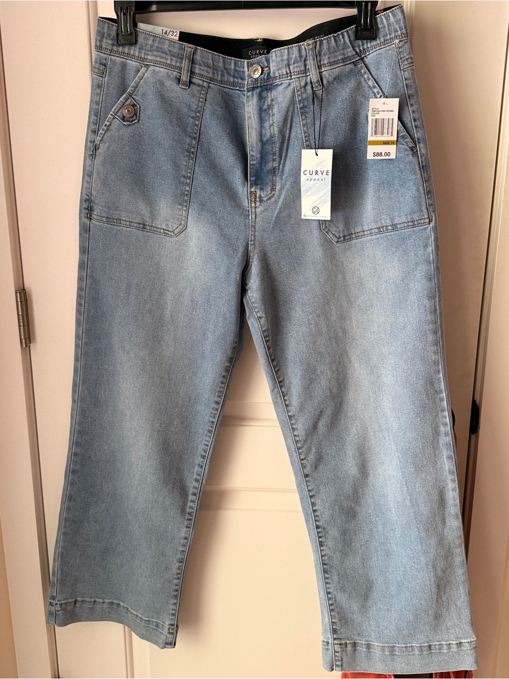 Curve Apparel Women’s Light Blue Cropped Jeans, 14/32